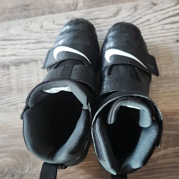 Nike cleats - Picture 4 of 5